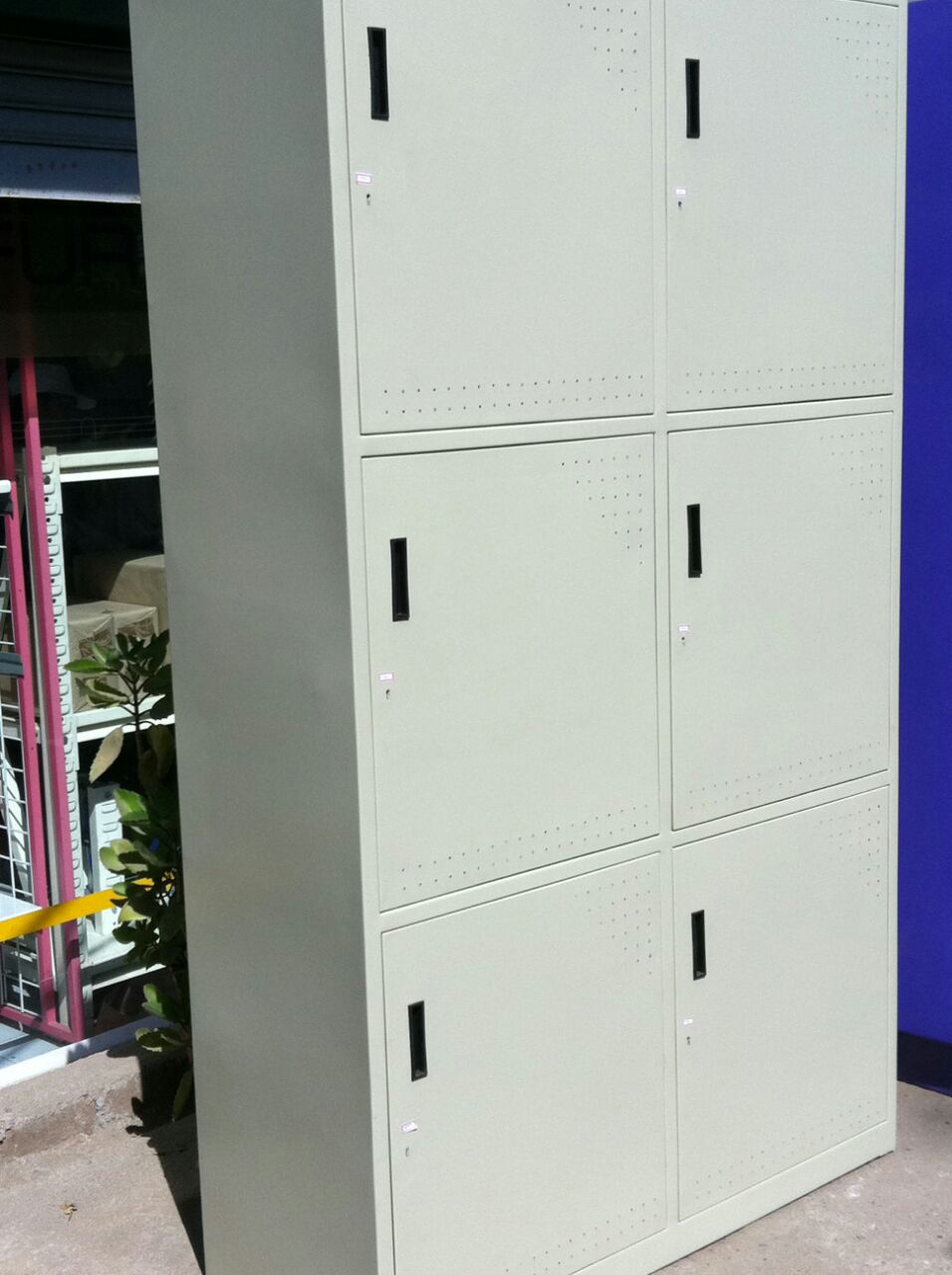 Storage with Open Display — image 3