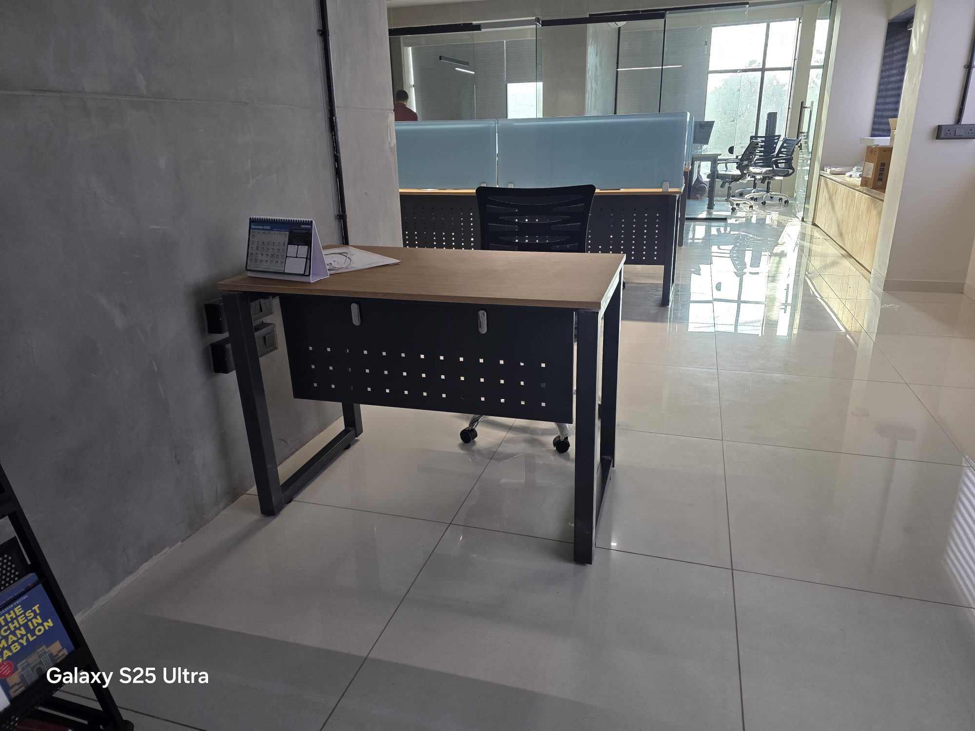 Compact Reception Table — image 2